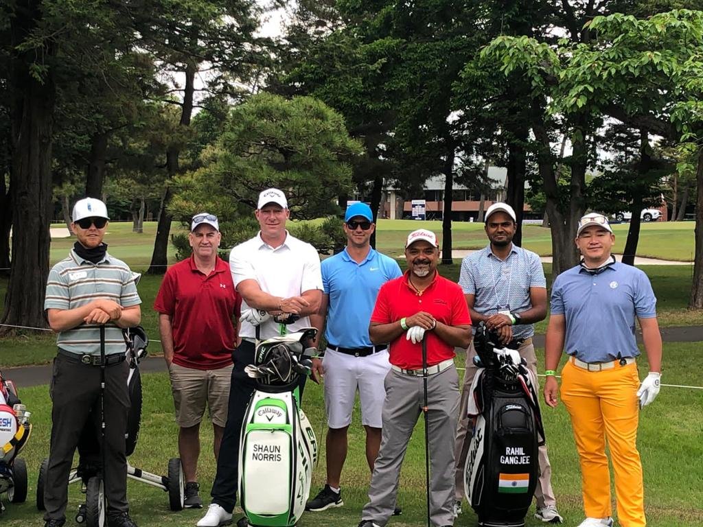 Rahil Gangjee (in red) with Tour buddies Scott Vincent (extreme left), Shaun Norris (third from left) and Angelo Que (extreme right) during a tournament week.
