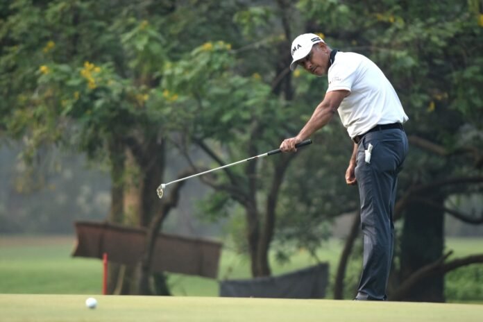 Jeev Milkha Singh's walking away and returning to competitive golf for a purpose is a a tribute to the family's never-say-die-spirit.